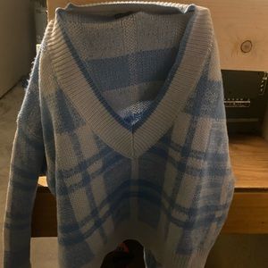 Cute sweater that would be perfect for fall.